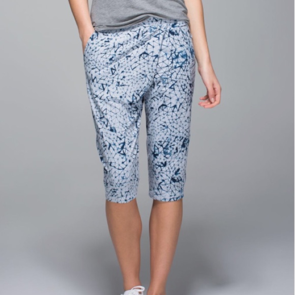 Lululemon Retreat Yogi Crop